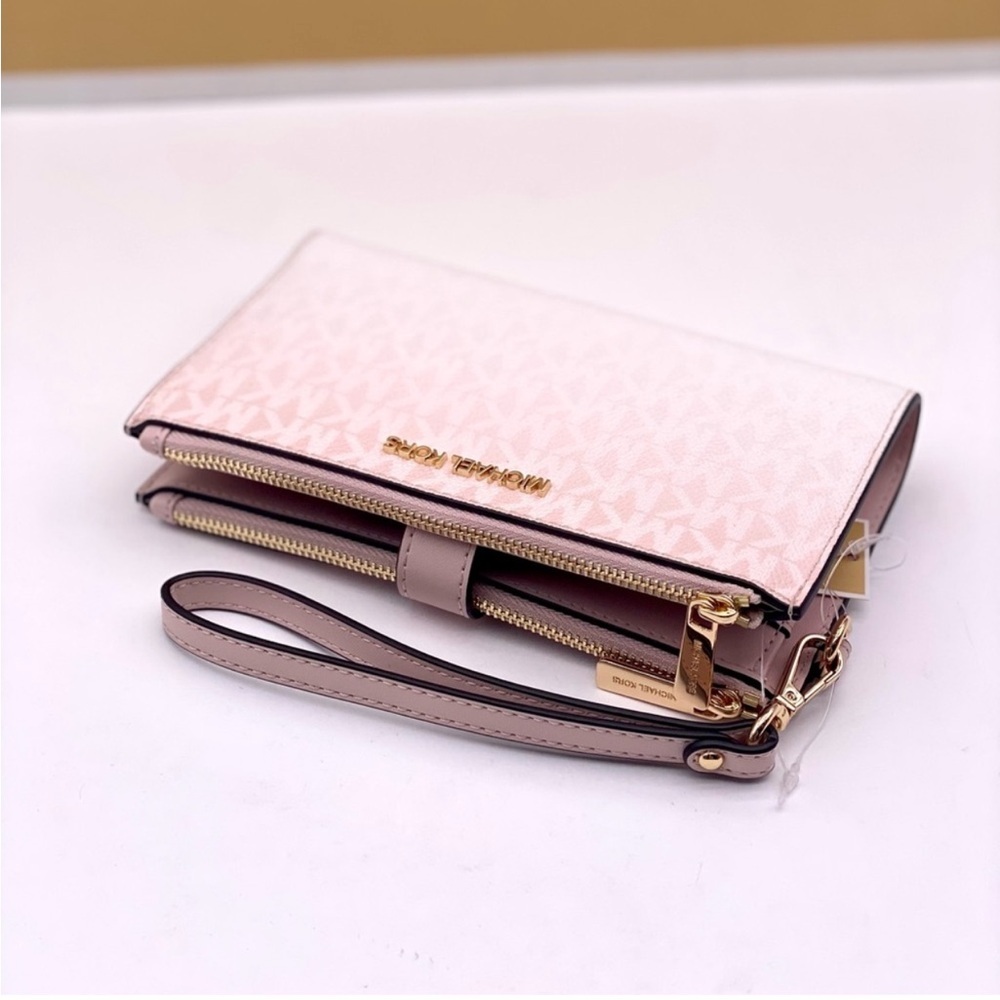 Michael Kors DoubleZip Wallet
Wristlet Phone Case Ombre Powder Blush - Picture 9 of 11